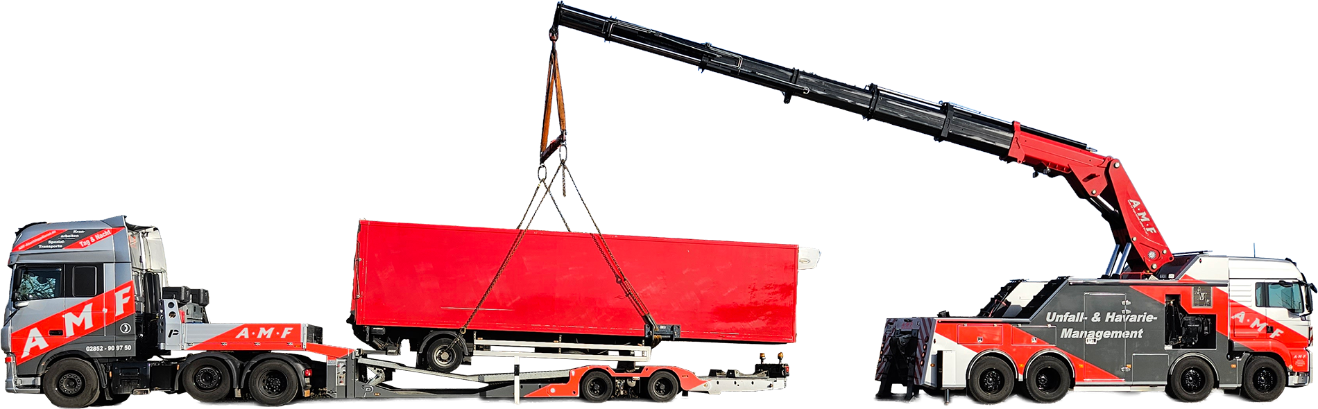 amf-abschleppdienst-bergungsdienst-schwerfahrzeuge-divider Ladekranfahreug von AMF hebt einen LKW Anhänger auf einen Tieflader vor transparentem Hintergrund.